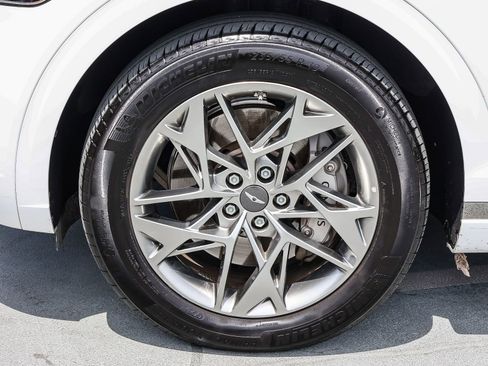 Used 2025 Genesis GV70 2.5T AWD/4WD image 9