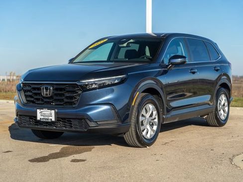 Used 2025 Honda CR-V LX image 3