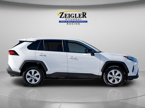 Used 2024 Toyota RAV4 LE AWD/4WD image 9