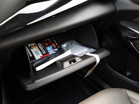 New 2026 Chevrolet Trax RS w/ Sunroof Package FWD image 21
