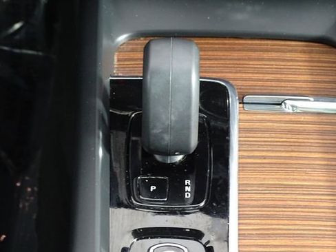 Used 2023 Volvo XC60 B5 Plus image 47