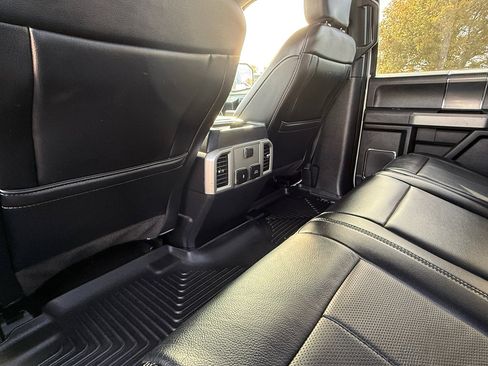 Used 2019 Ford F150 Lariat image 17