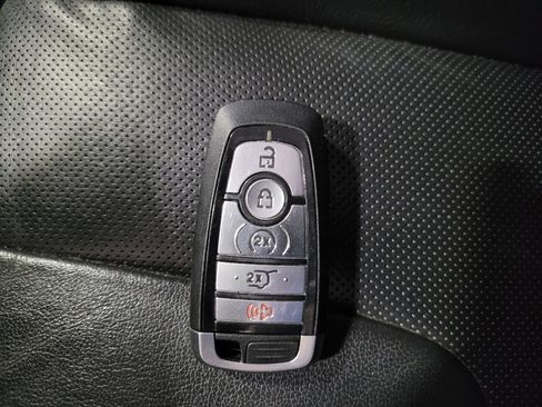 Used 2020 Ford Edge Titanium w/ Equipment Group 301A AWD/4WD image 32
