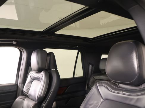 Used 2023 Lincoln Navigator L Reserve AWD/4WD image 16