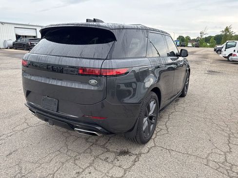Used 2023 Land Rover Range Rover Sport SE Dynamic AWD/4WD image 3
