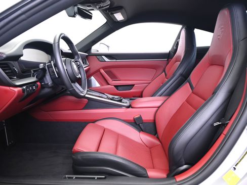 Used 2025 Porsche 911 Carrera image 25