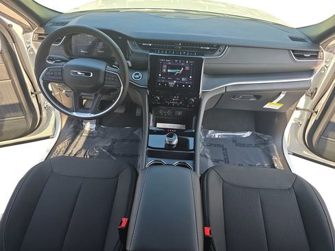 New 2026 Jeep Grand Cherokee L Laredo AWD/4WD image 39