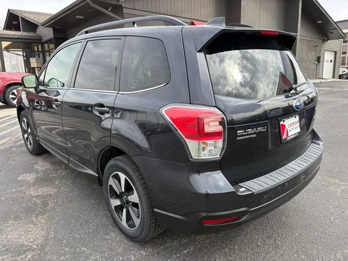 Used 2017 Subaru Forester 2.5i Limited AWD/4WD image 3