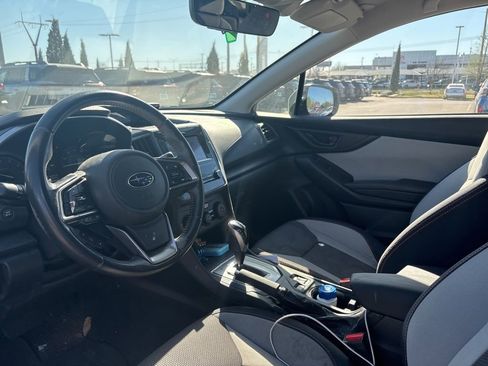 Used 2018 Subaru Crosstrek 2.0i Premium w/ Eyesight System image 4