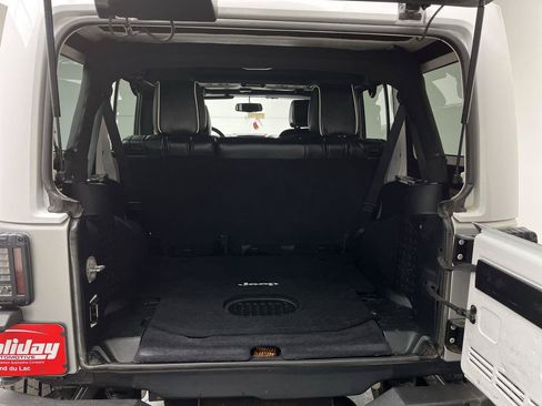 Used 2017 Jeep Wrangler Unlimited Sahara w/ Dual Top Group AWD/4WD image 24