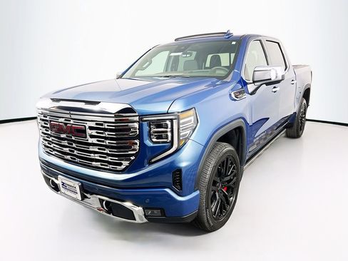 Certified 2025 GMC Sierra 1500 Denali AWD/4WD image 3