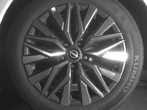Used 2025 Nissan Altima 2.5 SV FWD image 14