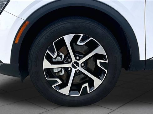 Certified 2024 Kia Sportage EX AWD/4WD image 9