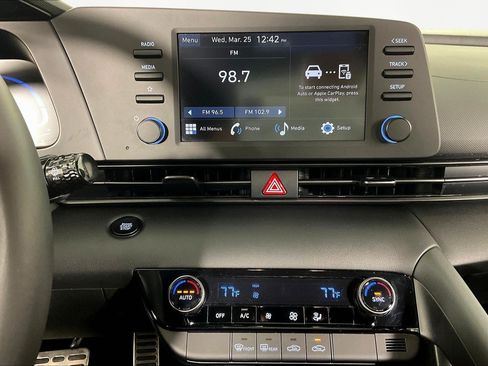 Used 2025 Hyundai Elantra Sport FWD image 9