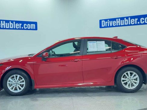 Used 2025 Toyota Camry LE image 5