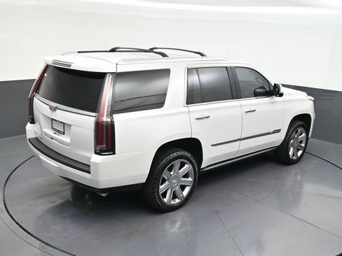 Used 2019 Cadillac Escalade Premium Luxury RWD image 20
