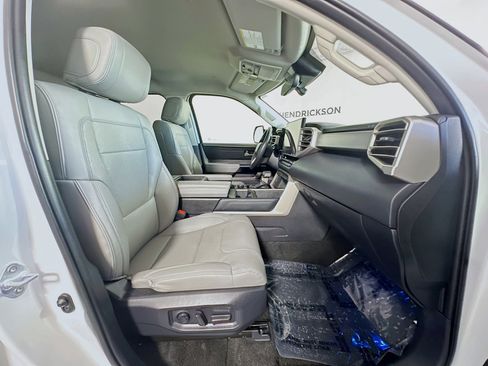 Used 2024 Toyota Tundra Limited image 28