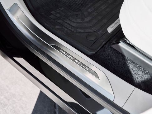 Used 2023 Land Rover Range Rover SE image 35