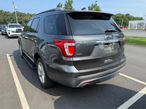 Used 2016 Ford Explorer XLT w/ Equipment Group 202A AWD/4WD image 2