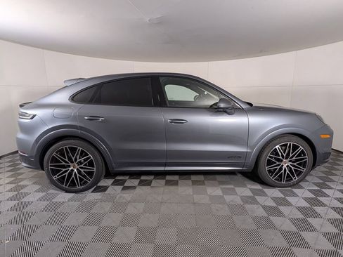 New 2026 Porsche Cayenne GTS image 8