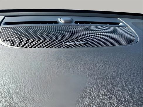 Used 2019 Volvo XC40 T5 Momentum image 54