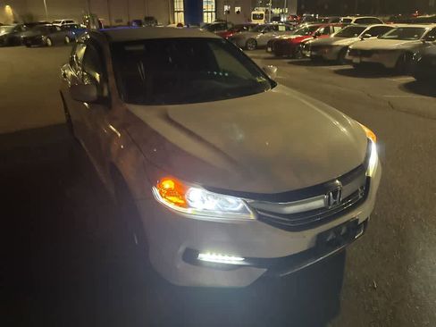 Used 2016 Honda Accord Sport image 10