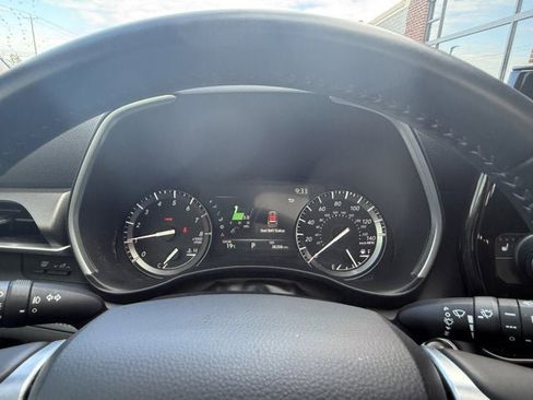 Used 2020 Toyota Highlander XLE image 25