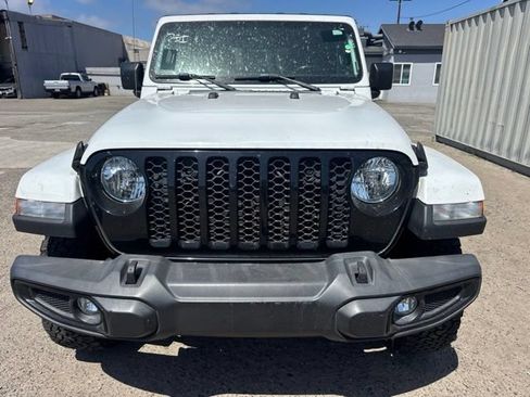 Used 2022 Jeep Gladiator Sport AWD/4WD image 2
