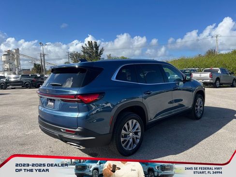 New 2026 Buick Enclave Preferred image 7