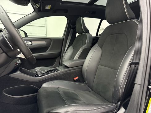 Used 2019 Volvo XC40 T5 R-Design AWD/4WD image 13