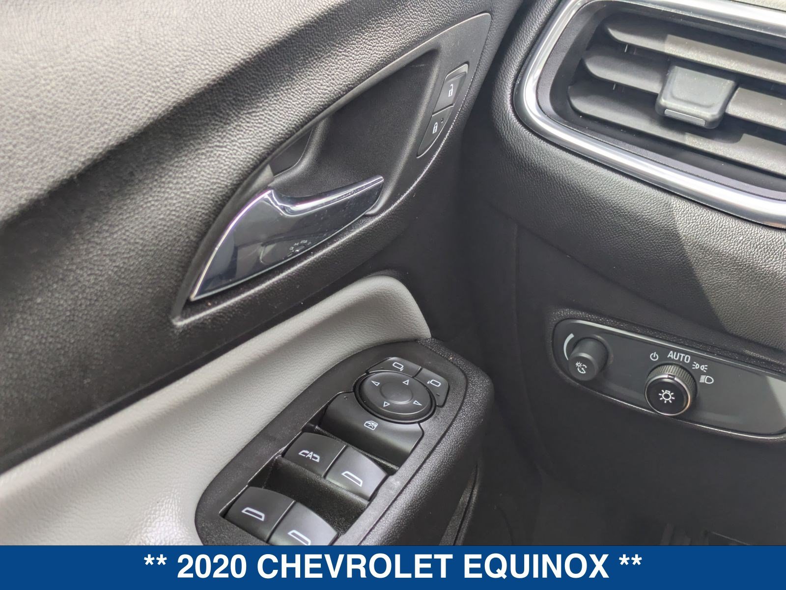 Used 2020 Chevrolet Equinox LS FWD image 24