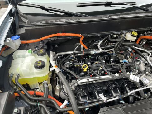 Used 2025 Ford Maverick Lariat w/ 4K Tow Package image 39