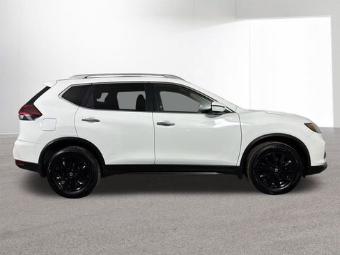 Used 2020 Nissan Rogue SV image 35