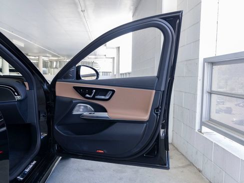 Used 2026 Mercedes-Benz E 350 4MATIC Sedan image 25