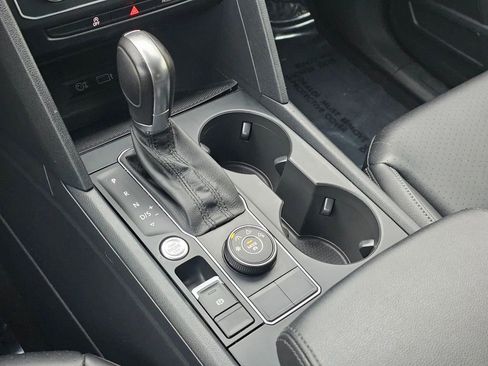 Used 2019 Volkswagen Atlas SE w/ Towing Package image 35