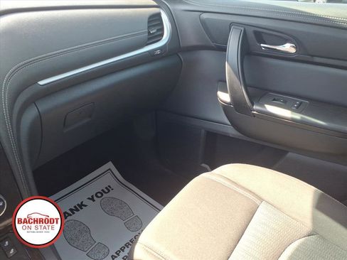 Used 2015 Chevrolet Traverse LT w/ Style and Technology Package FWD image 22