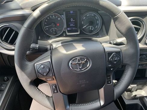 Certified 2021 Toyota Tacoma TRD Off-Road w/ Technology Package AWD/4WD image 19