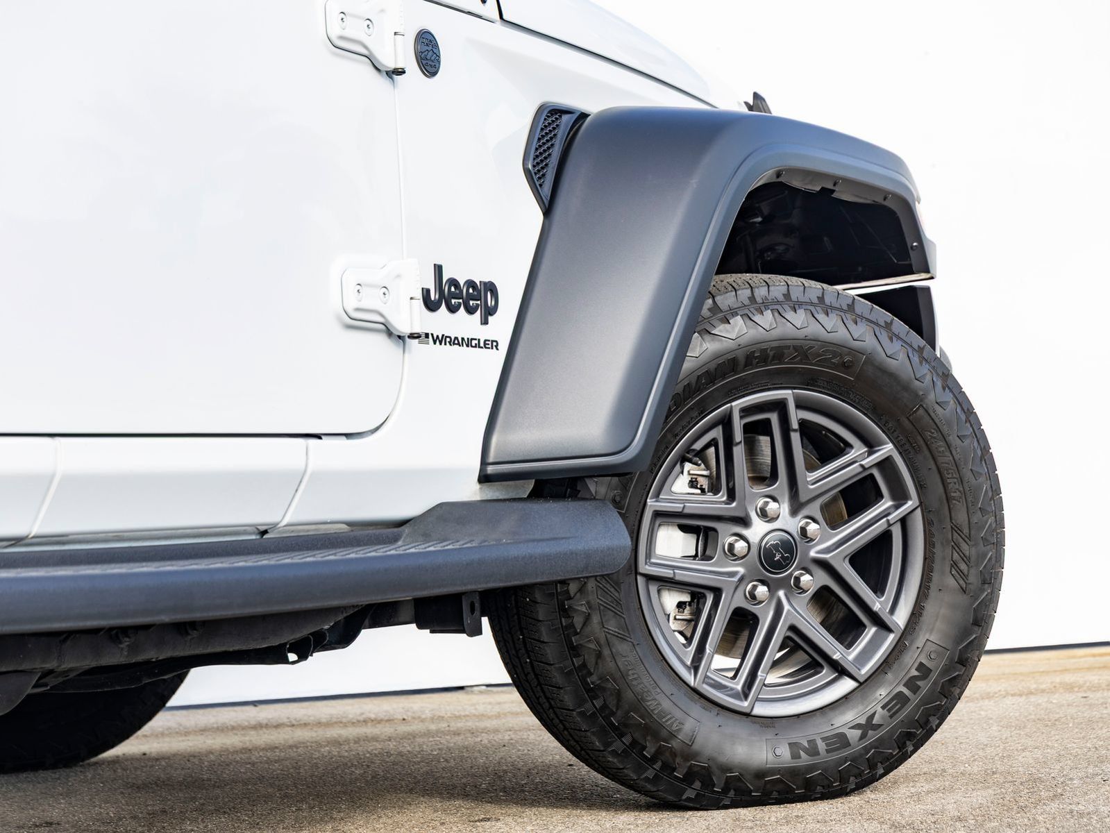 Used 2025 Jeep Wrangler Unlimited Sport AWD/4WD image 14