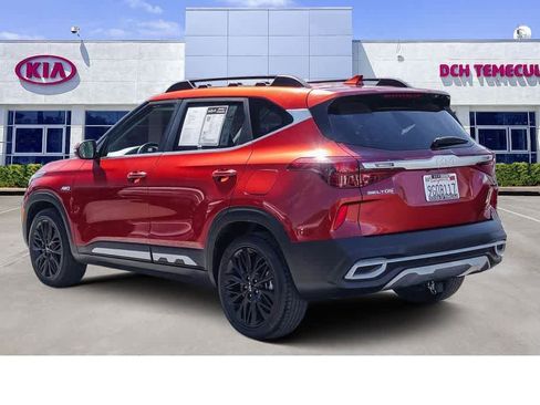 Used 2022 Kia Seltos Nightfall Edition image 4