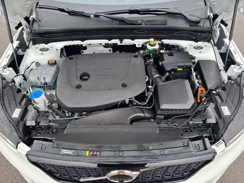 Certified 2026 Volvo XC40 B5 Plus w/ Protection Package Premier image 24