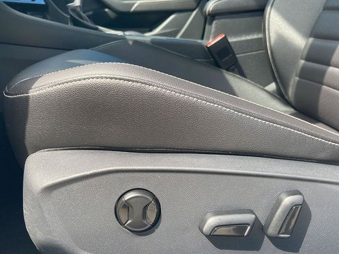 Used 2024 Volkswagen Jetta SE FWD image 18