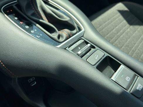 Used 2025 Honda HR-V Sport image 22