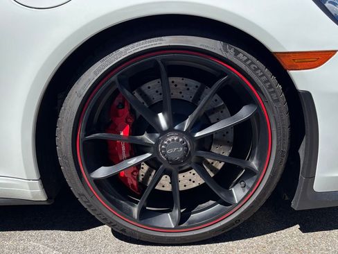 Used 2018 Porsche 911 GT3 RWD image 36