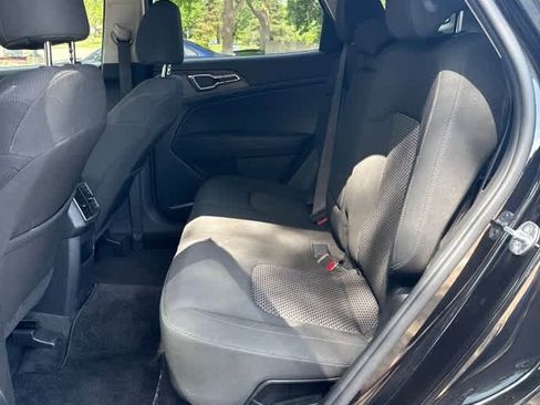 Used 2023 Kia Sportage LX AWD/4WD image 7