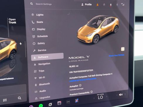 Used 2025 Tesla Model Y Long Range image 28