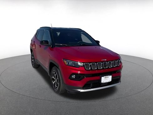 Used 2025 Jeep Compass Limited AWD/4WD image 8