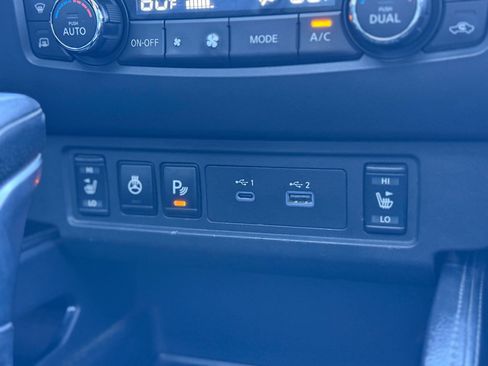 Used 2022 Nissan Frontier PRO-4X w/ Pro-4X Premium Package image 28