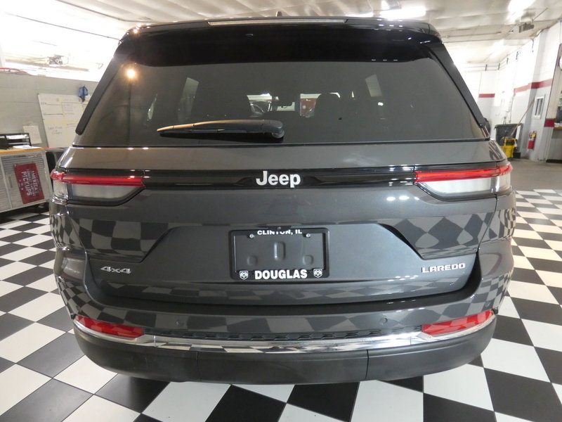 Used 2025 Jeep Grand Cherokee Laredo X AWD/4WD image 6