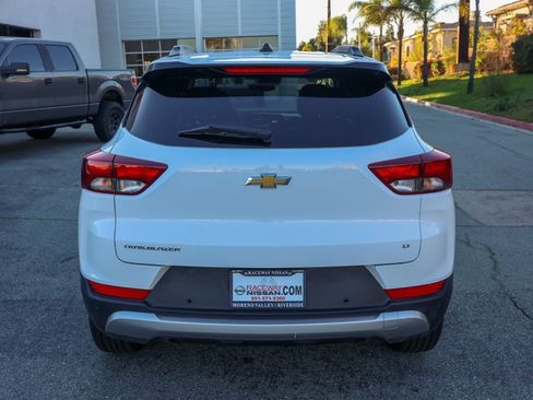 Used 2024 Chevrolet TrailBlazer LT w/ Driver Confidence Package image 4