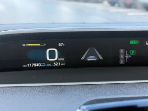 Used 2016 Toyota Prius Three Touring FWD image 20